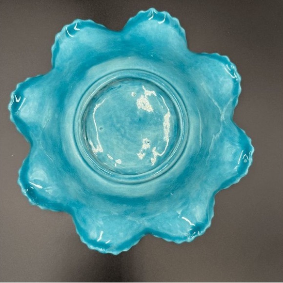 Turquoise glazed ceramic Ruffled bowl or trinket dish with raised grapes - Picture 3 of 5